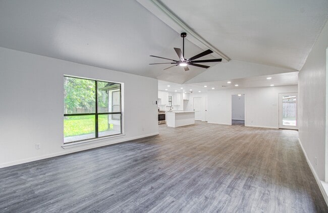 Photo - 816 Glen Hollow Dr