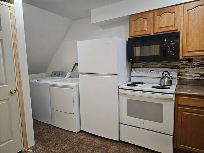 Building Photo - 21 Armory Pl Rental