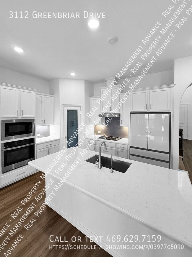 Photo - 3112 Greenbriar Dr