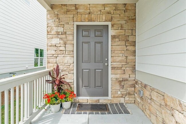 Photo - 101 Shelter Ln E