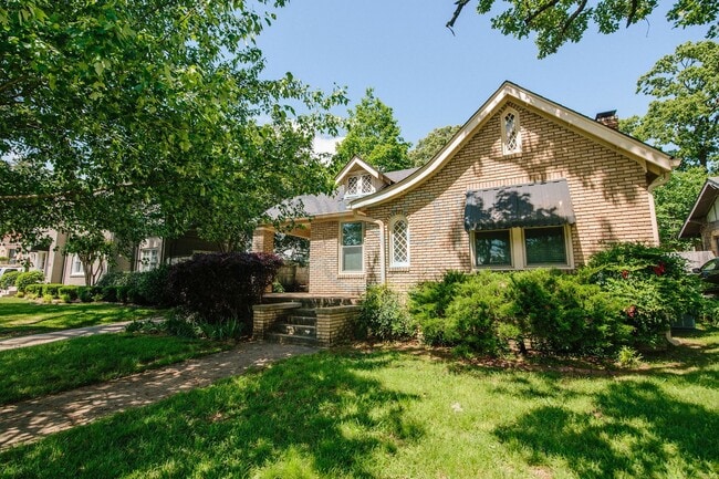 Photo - Yellow Bungalow in Hillcrest