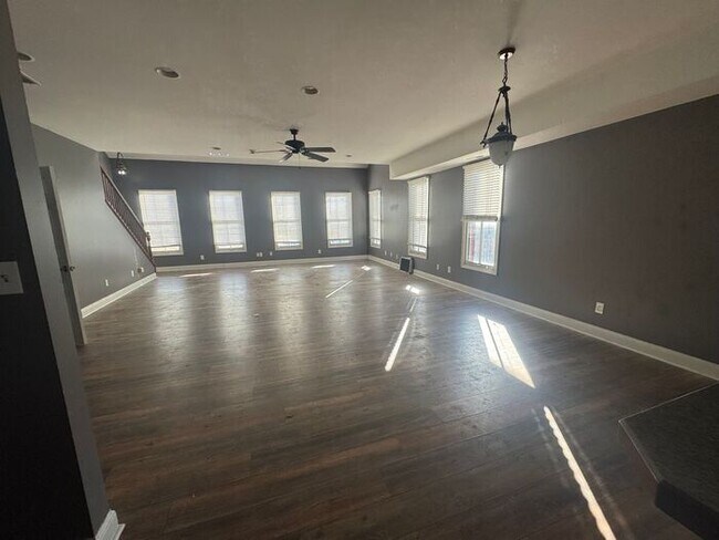 Photo - Must see 2 bed 2 bath!