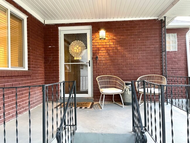 Photo - 332 E 8400 S