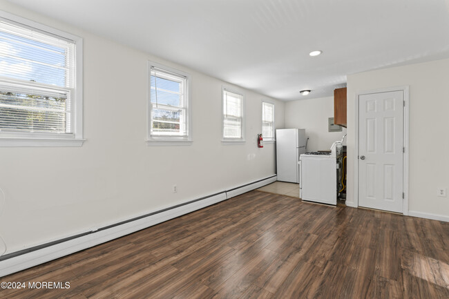 Photo - 114 Chestnut Ave Townhome