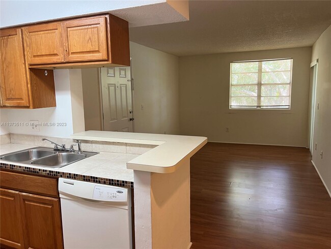 Photo - 1235 SW 46th Ave Apartment Unit 708