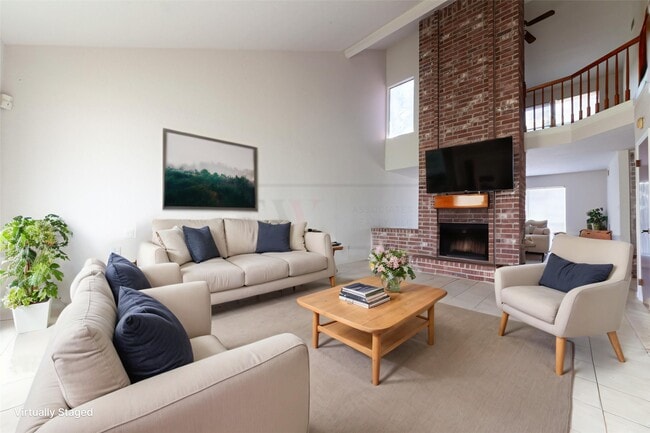 Photo - 1722 Foxlake Dr