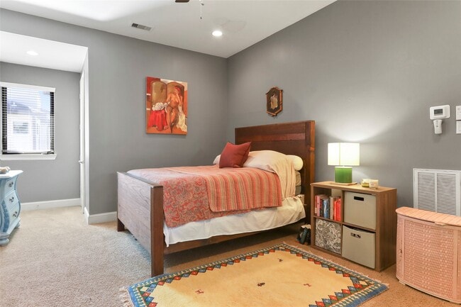 Building Photo - 1905 Summer St