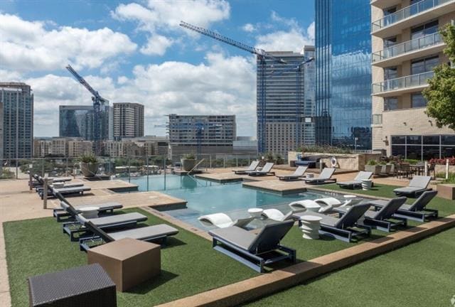 Building Photo - 1700 Cedar Springs Rd Unit 2505