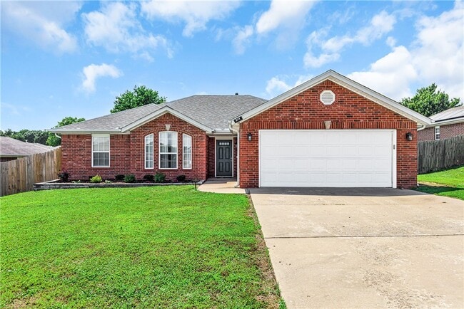 Building Photo - 511 Dewberry Ln