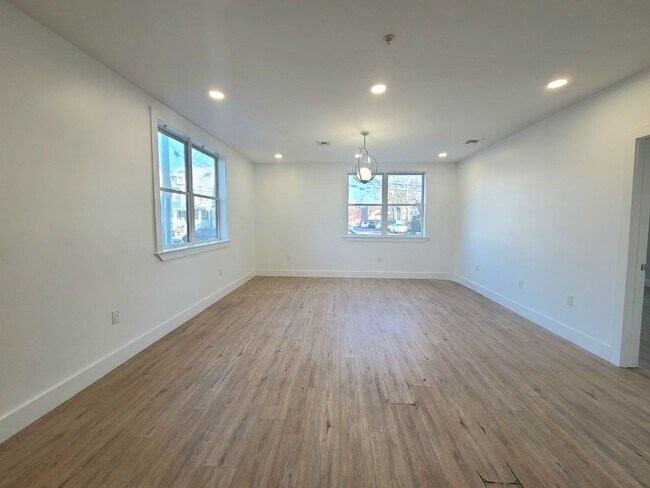 Photo - 205 Mt Vernon Ave Unit 102