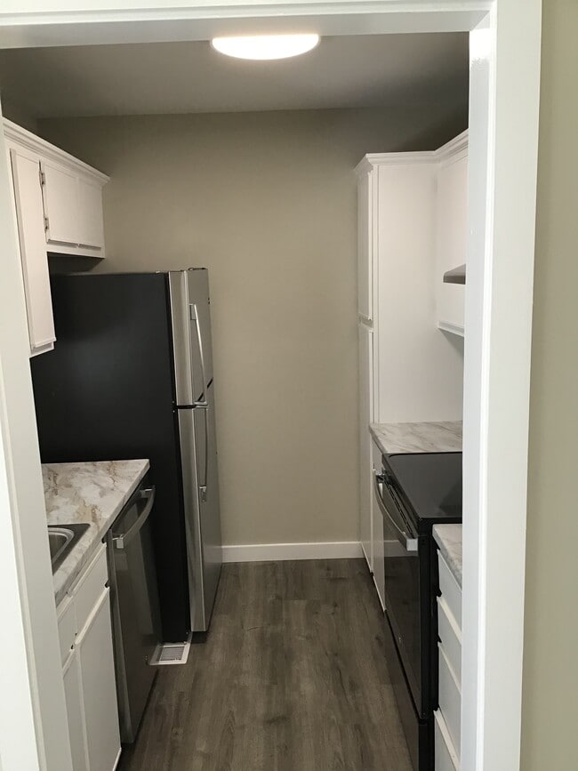 Stainless Appliances - West End Lofts