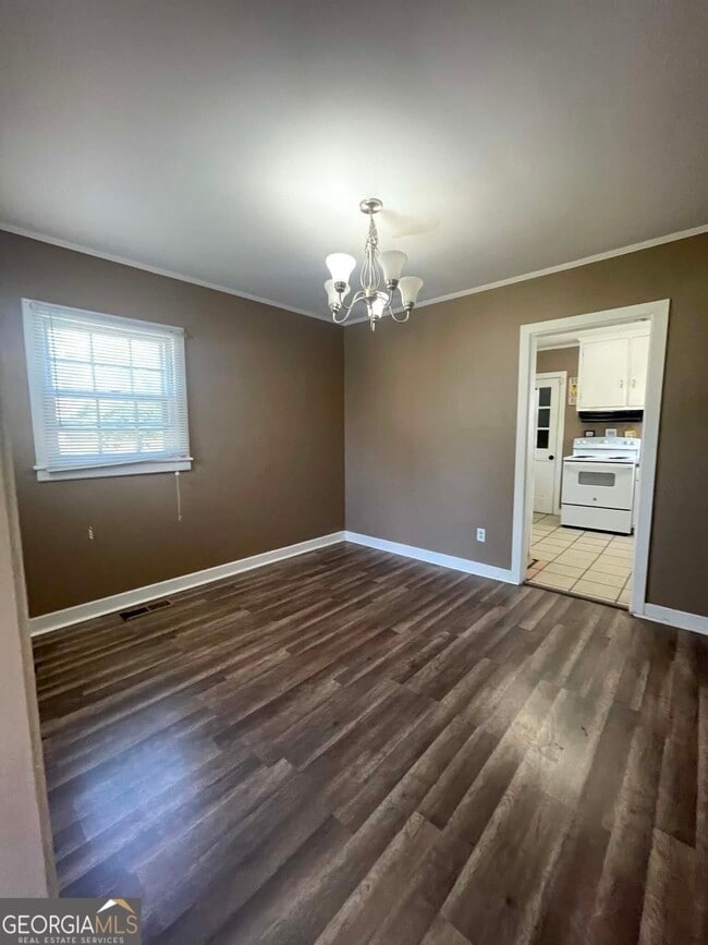 115 West Dr