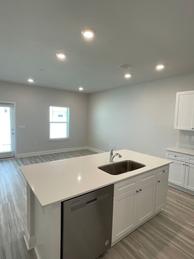 Photo - Spacious 3-Bedroom Townhouse