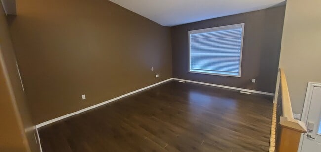 Photo - 6506 47 St