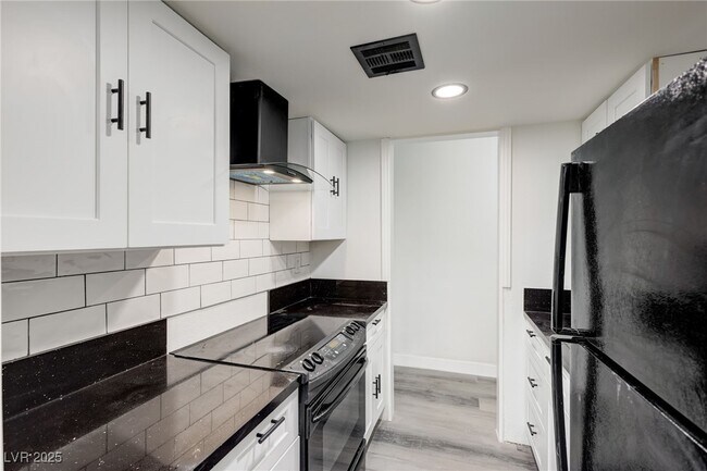 Building Photo - 1922 Fairfield Ave Unit 102