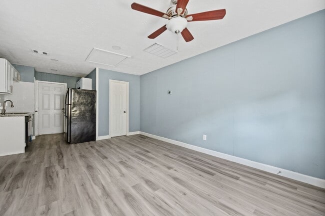 Building Photo - 3423 Nettleton St