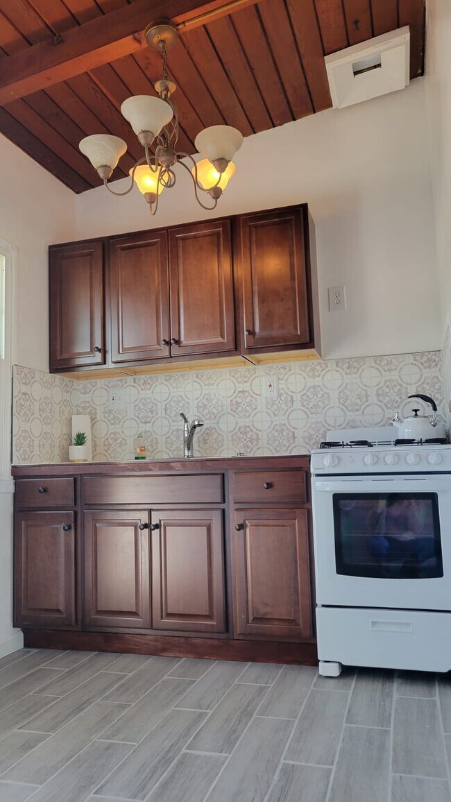 Photo - 1430 Manhattan Beach Blvd