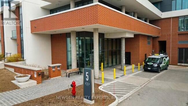 Photo - 5 Wellington St S Unit 909