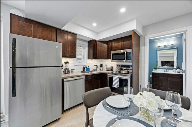 Photo - 557 St Clair Ave W Unit SI ID1524852P