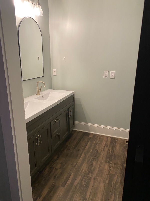 Photo - 931 Lasalle St