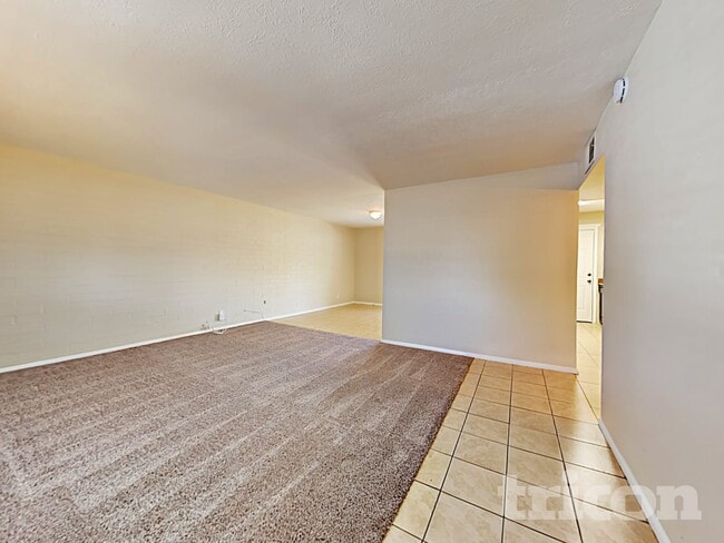 Photo - 5024 W Krall St