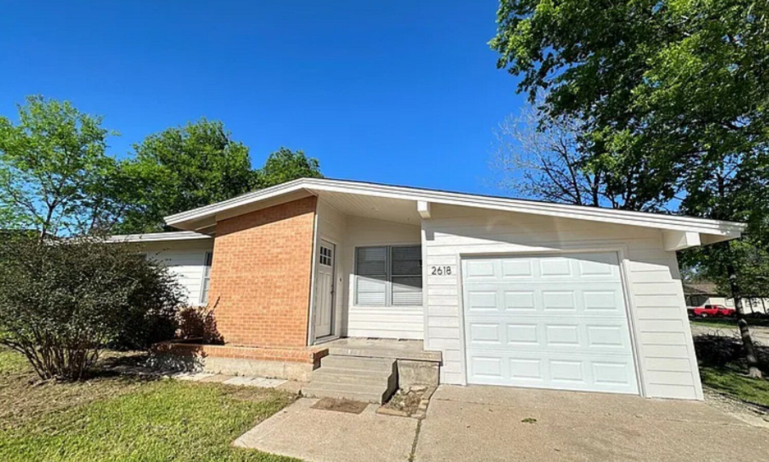 Updated 3 Bedroom Corner Lot Home with Spacious Patio in Temple - Updated 3 Bedroom Corner Lot Home with Spacious Patio in Temple
