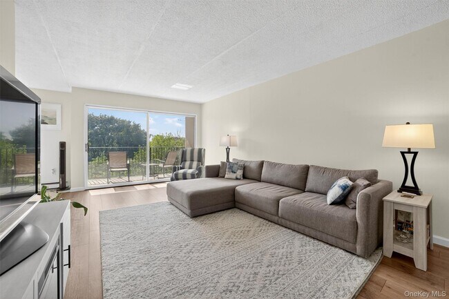 Photo - 130 Colonial Pkwy Unit 3K