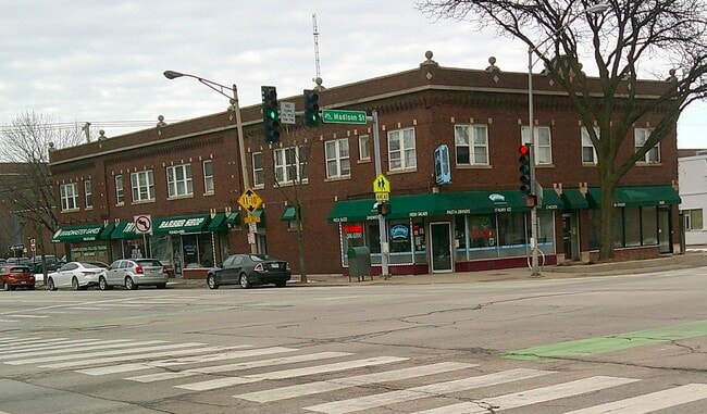 Building Photo - 440 S Ridgeland Ave Unit 2S