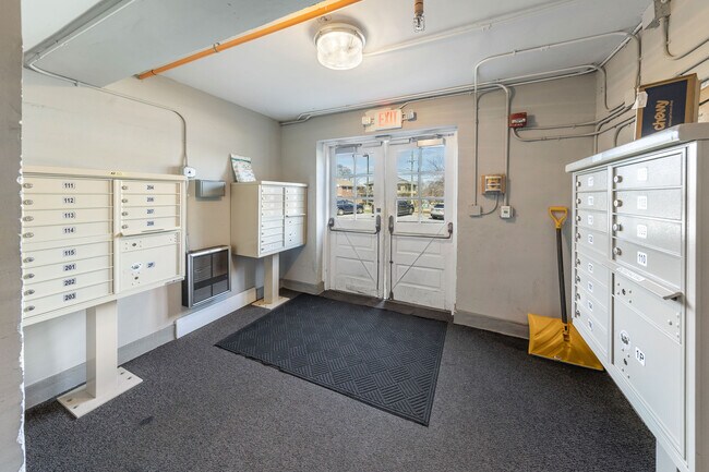 Photo - 140 E Glenwood Ave Unit 208