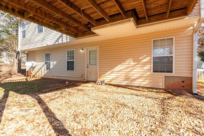 Photo - Spacious 4 Bedroom, 3 Bathroom Home in Cov...