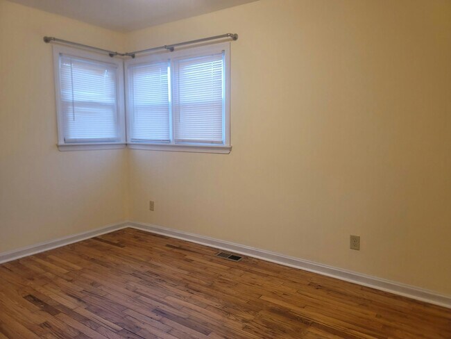 Photo - 5733 E Skinner St