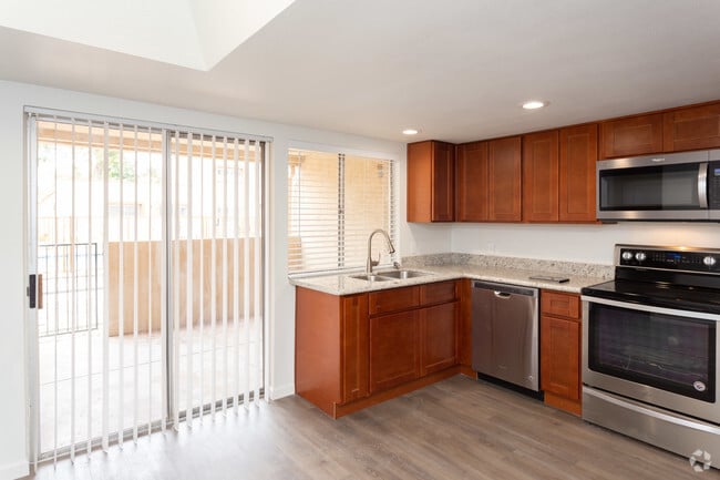 Photo - Camelback Gardens