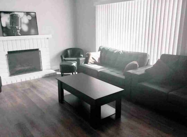 Photo - 2120 Wagonwheel Ave