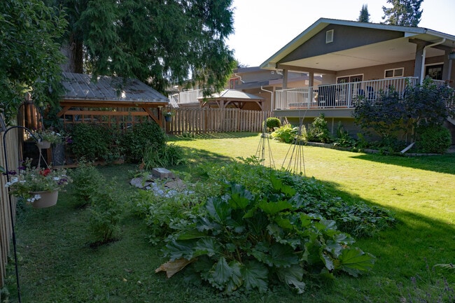 1982 Maddocks Rd