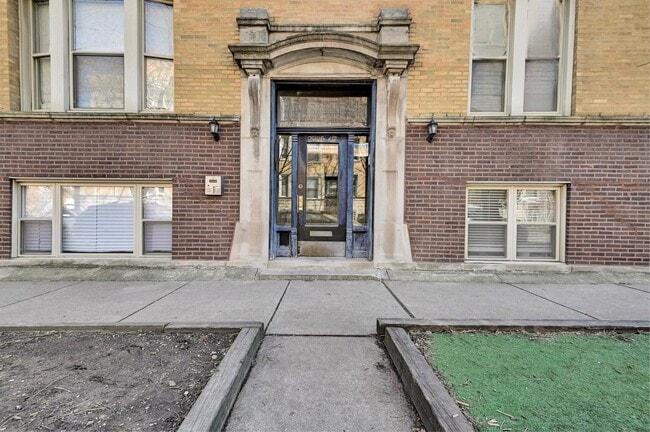 Photo - 2307 W Walton St Unit GW