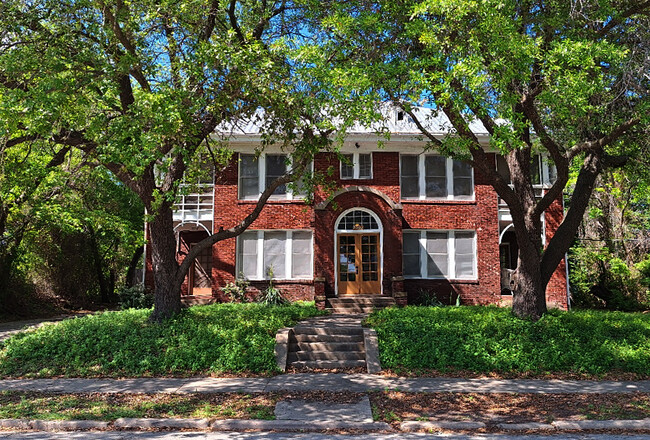 4 unit apartment in Lee Washington Historic district - 3228 Washington St Apartamentos Unidad #4