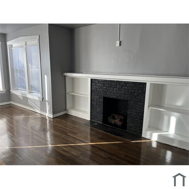 Building Photo - 6657 S Minerva Ave Unit 6657-3N Rental