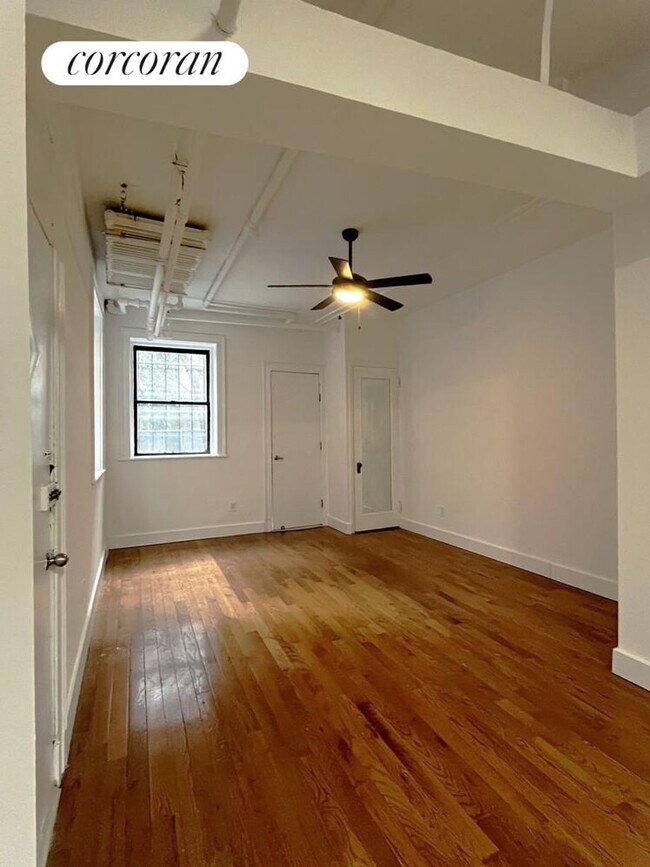 Photo - 34 W 86th St