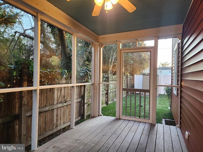 Building Photo - 114 N Pine St