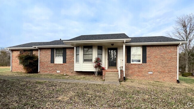 Building Photo - For Rent: 3BR, 2BA home with garage for rent.