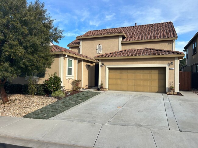 Beautiful 5 Bedroom 3 Bathroom in Quiet Ne... - Beautiful 5 Bedroom 3 Bathroom in Quiet Ne... Casa