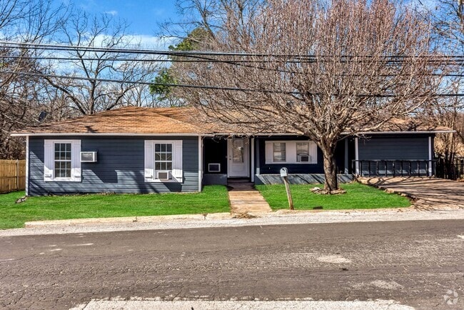Building Photo - 397 Wills Point St Unit 397 Willis Point st - #4 Rental