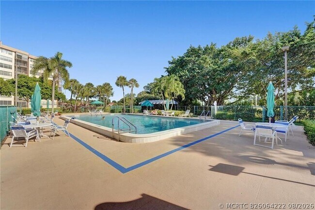 Photo - 1100 St Charles Pl Unit 313