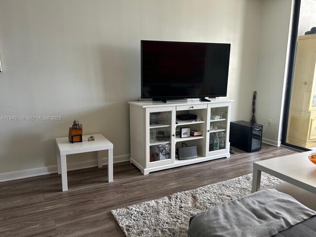 Photo - 2851 Somerset Dr Unit 307