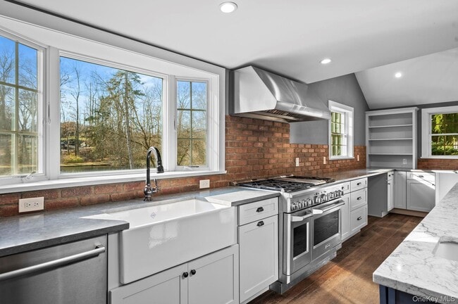 Building Photo - 82 Shingle House Rd