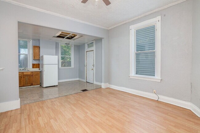 Photo - 2554 Vestry Ave