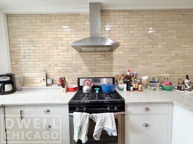 Photo - 2121 N Albany Ave Unidad G