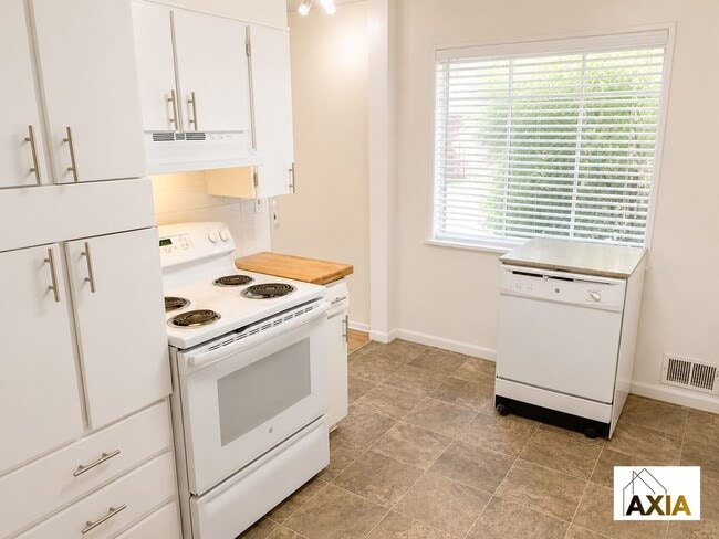 Photo - 205 S 39th St