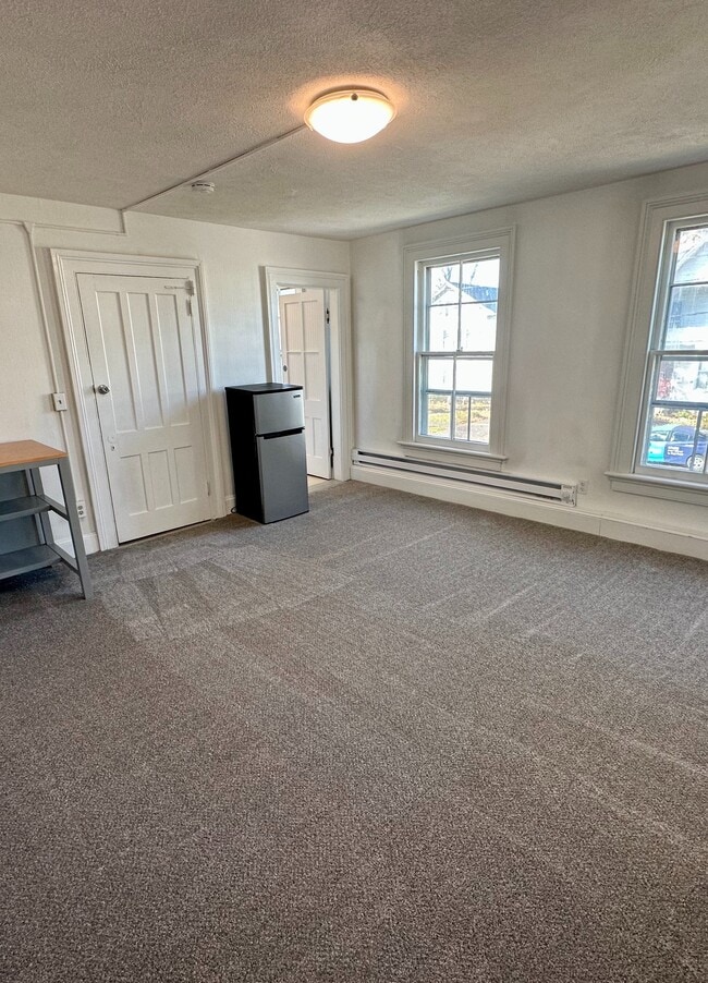 Building Photo - 11 S Main St Unit 3