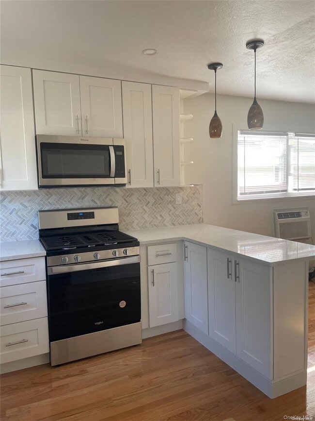 Photo - 149-54 Weller Ln